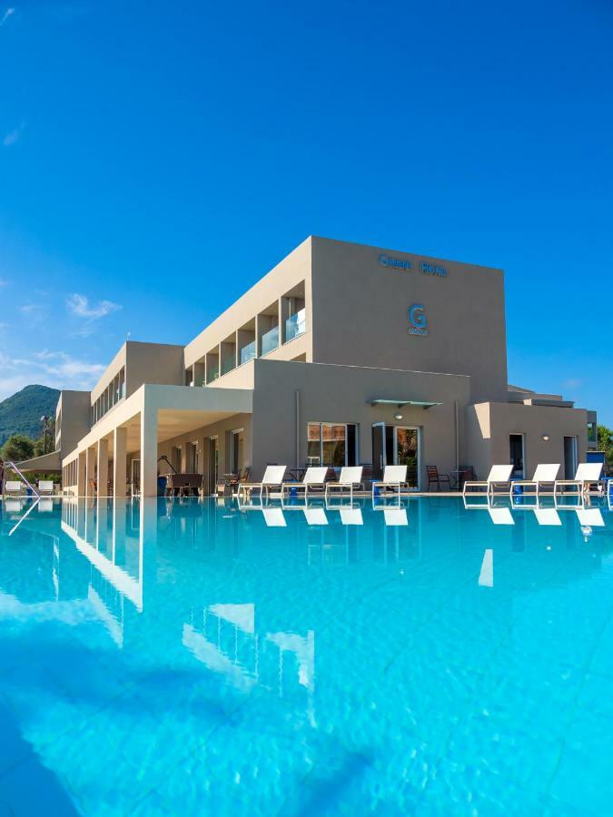 Cnic Gemini Hotel Месонґі Екстер'єр фото