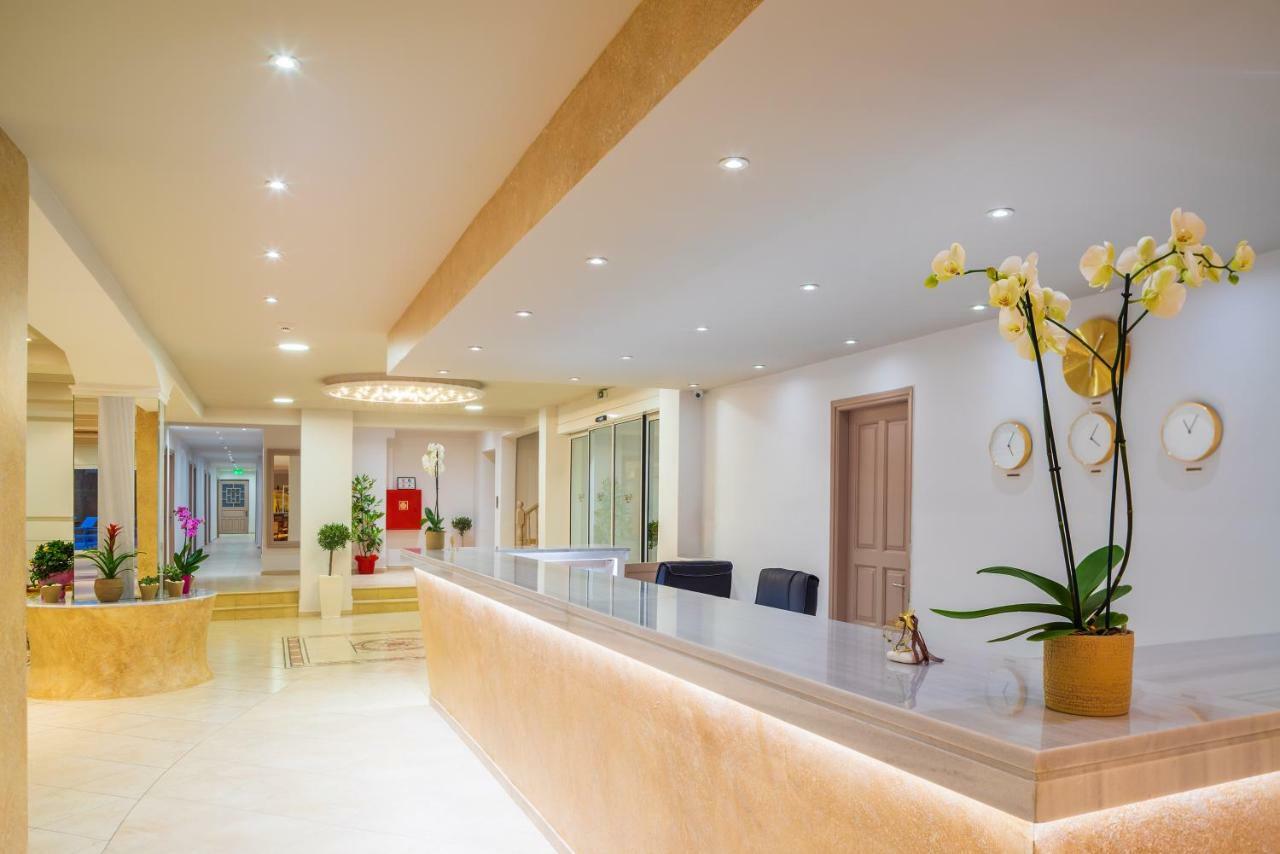 Cnic Gemini Hotel Месонґі Екстер'єр фото